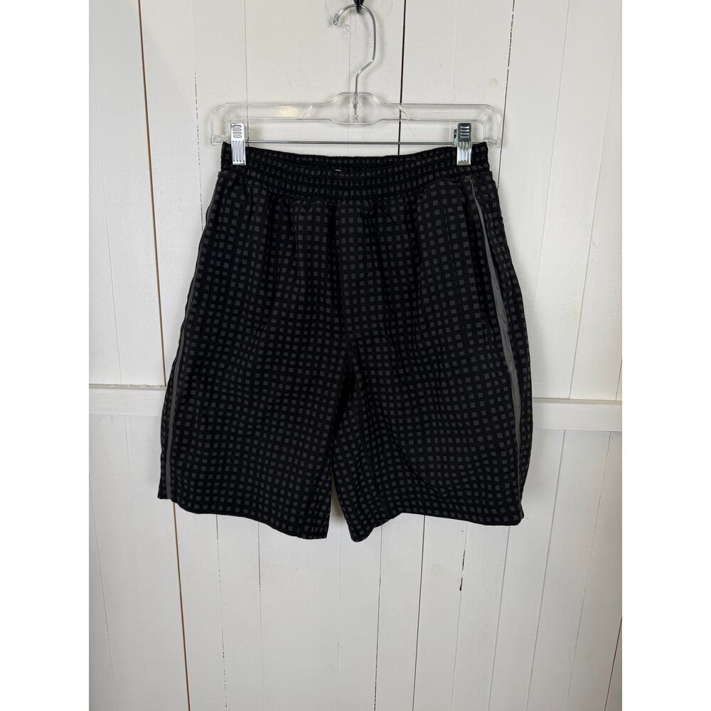 Lululemon Men's Black Gray Athletic Shorts Size M
